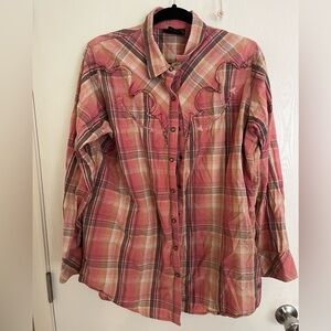 Women’s XXL Ariat in pink plaid western snap up shirt